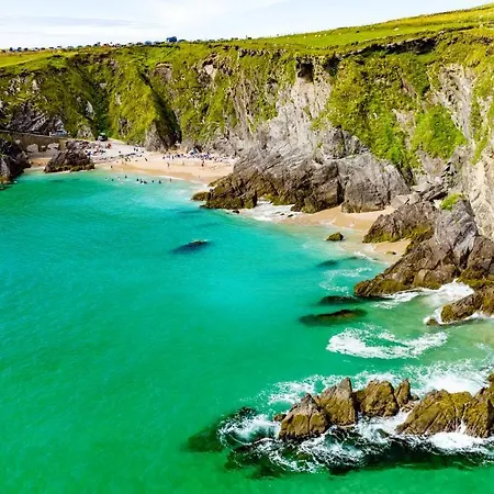 Dingle Harbour Cottages 3 Bed Sleeps 7 By Trident Holiday Homes-2