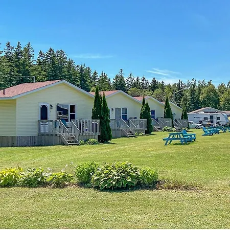 Baywatch Lighthouse Cottages & Motel-3
