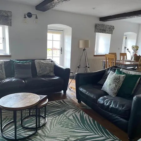 Cilhendre Holiday Cottages - The Dairy-2