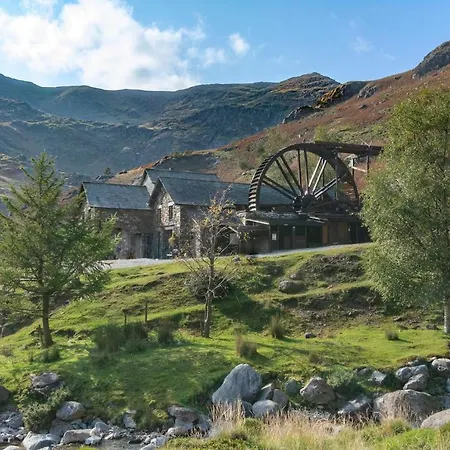 The Coppermines Mountain Cottages - Carpenters, Millrace, Pelton Wheel, Sleeps 14-2
