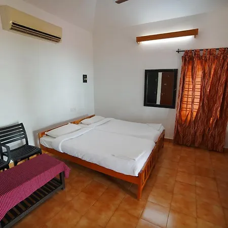 Illikkalam Lakeside Cottages-2