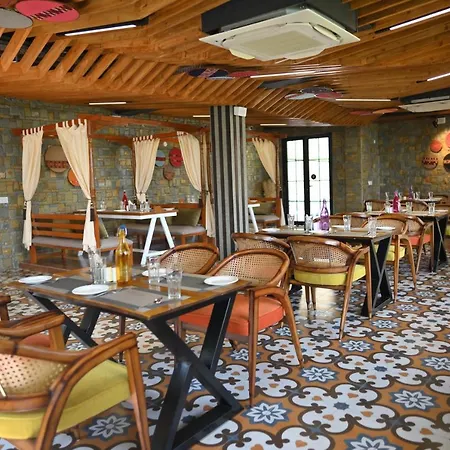 Samsara Luxury Cottages & Spa, Chail Hills-3