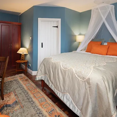 Barnabrow Country House-3