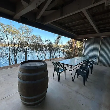 Mundic Waterfront Cottages-2