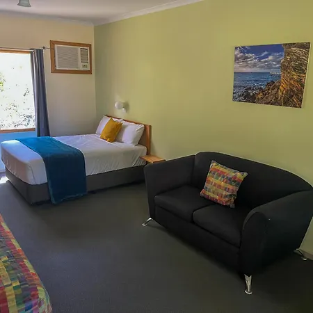 Second Valley Cottages And Lodge-3