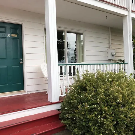 Anne Shirley Motel & Cottages-3
