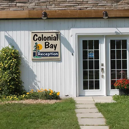 Colonial Bay Motel And Cottages-3