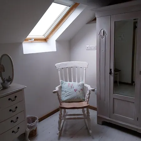 Meadowbeck Holiday Cottages-3