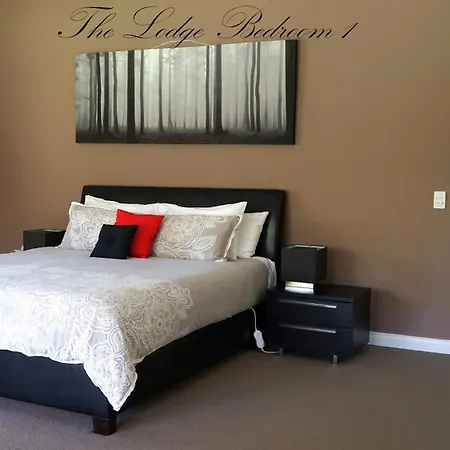 Harmony Forest Cottages & Lake Side Lodge-3