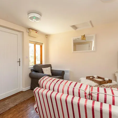 Bridge Farm Holiday Cottages-2