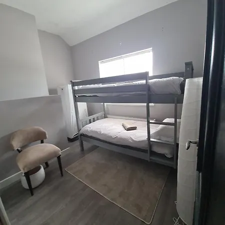 Airport Shared Accommodation-3