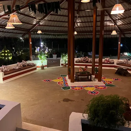 Pachmarhi Foothill Cottages By Vanyum-3