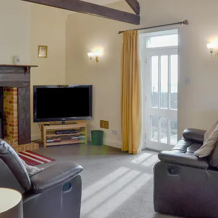 Heckley Cottage-2