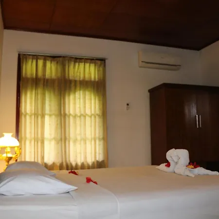 Puri Bunga Beach Cottages-2