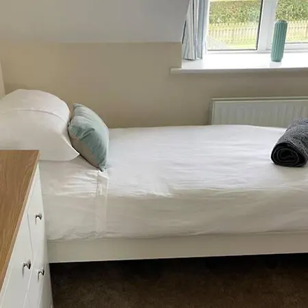 Cottage - Sleeps 6 - Garden - Parking-2