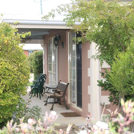 Swansea Cottages & Lodge Suites-3