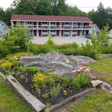 White Mountain Motel And Cottages-2