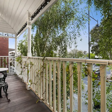Captains Retreat Apartments And Cottages-2