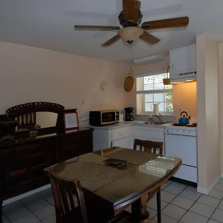 Seahorse Cottages - Adults Only-2