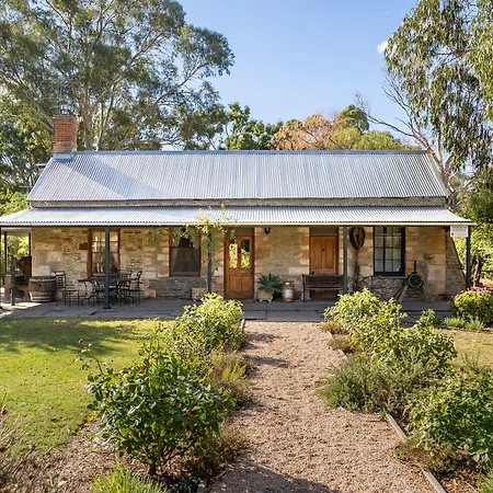 Reillys Wines Heritage Cottages-2