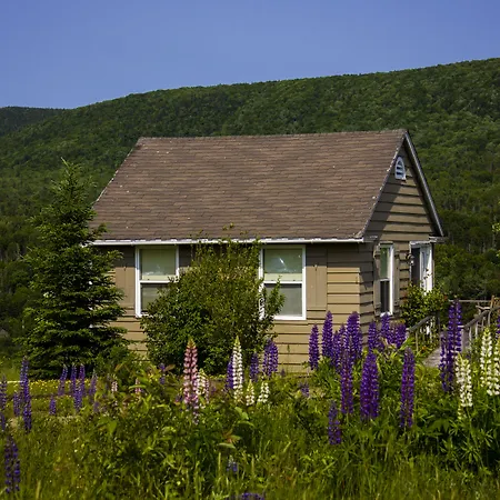 Chanterelle Inn & Cottages Featuring Restaurant 100 Km-2