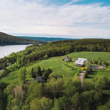 Chanterelle Inn & Cottages Featuring Restaurant 100 Km-3