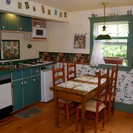 Bugaboo Cottages-2