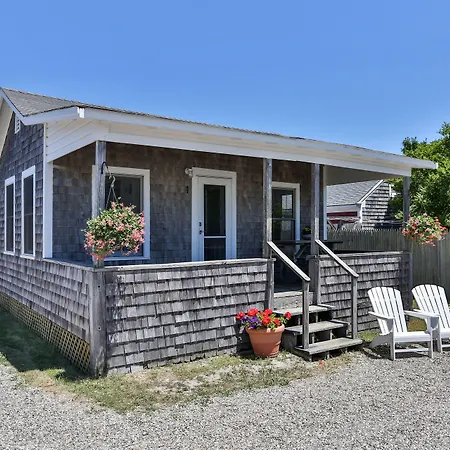 Truro Beach Cottages-3