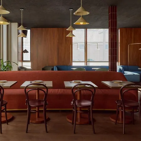 Garde And Warders Hotel-2