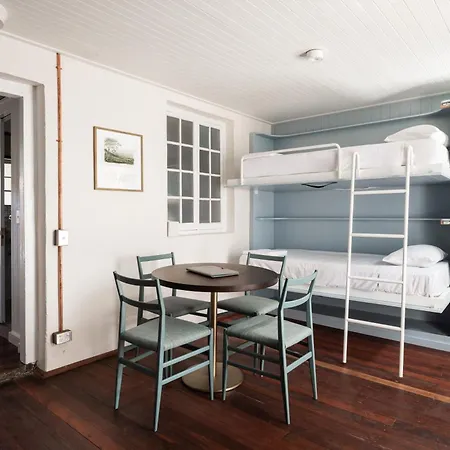 Garde And Warders Hotel-3