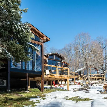 Lake Muskoka 2-Bedroom Cottage - Pier 100 #50-2