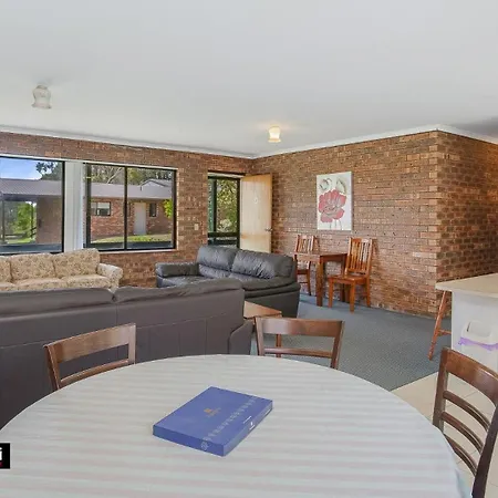 Cuttagee Beach Cottage 3 - Tathra Bermagui Rd 3521-2