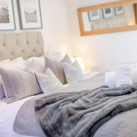 2 Bed In Scarborough Oc-Sa003-2