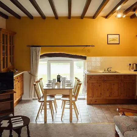 Barn Cottage - Family-Friendly Cottage With Heated Indoor Pool-2
