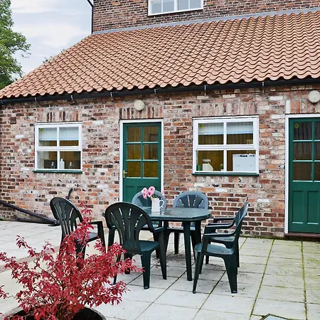Stable Cottage-2
