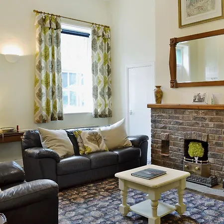 Stable Cottage-3