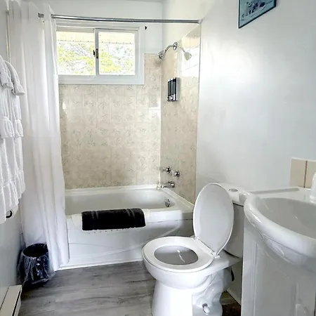 Sea Breeze Cottages-2