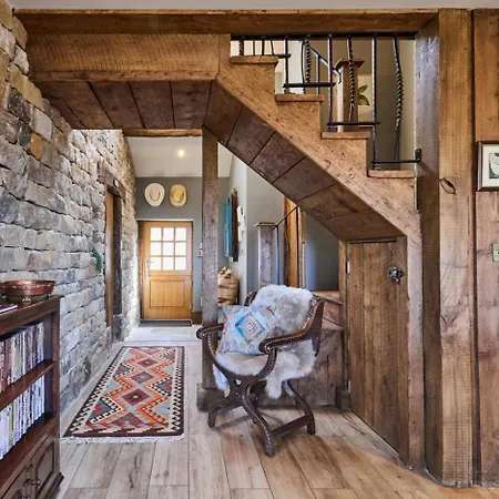 Hardwick House Barn-3