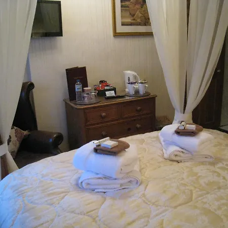 Rosebud Cottage Guest House-3
