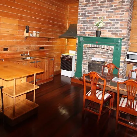 Kerrellie Cottages 2, 4 & 8 Reid Street-2