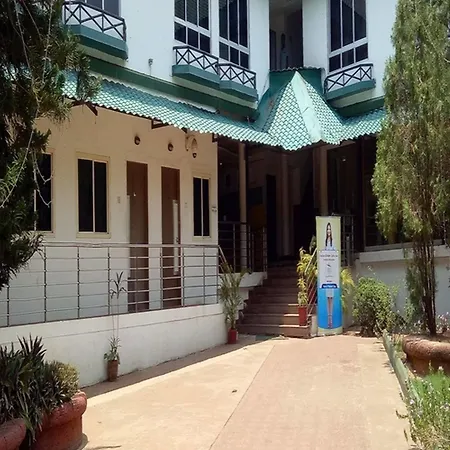 Oyo 47045 Graciano Cottages-3