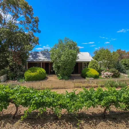 Stonewell Cottages And Vineyards-3
