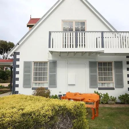 Swansea Cottages & Lodge Suites-2