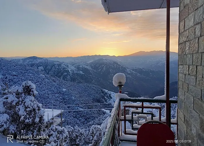 Deelux Cottages Chail