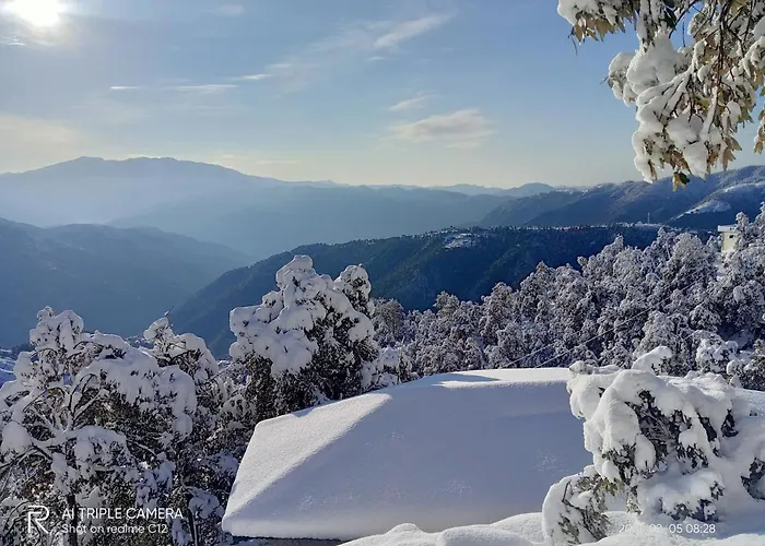 Deelux Cottages Chail