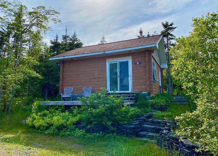 Broadwater Inn & Cottages Baddeck
