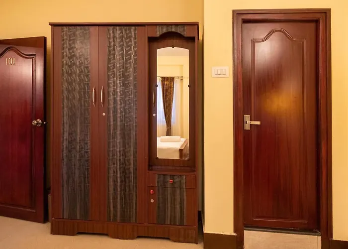 Aakash Rooms And Cottages, Ooty