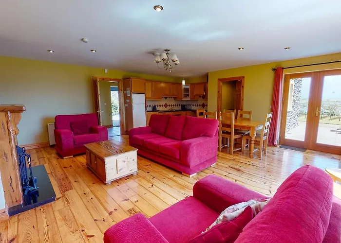 Dingle Courtyard Cottages 4 Bed Sleeps 8