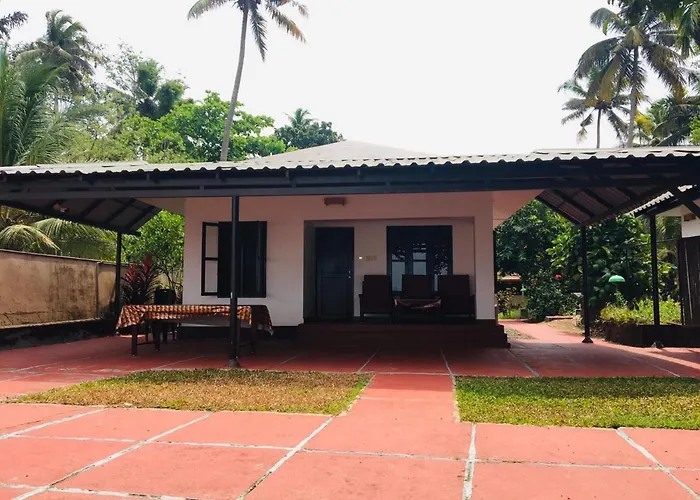 Illikkalam Lakeside Cottages Kumarakom