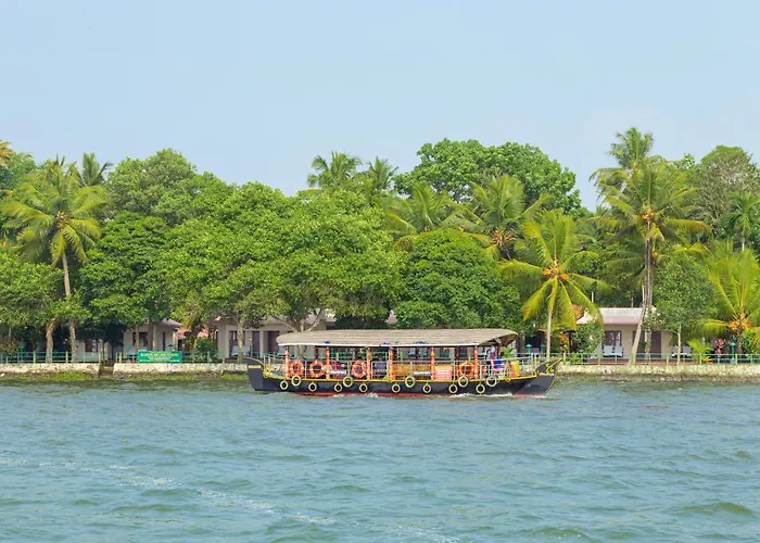 Illikkalam Lakeside Cottages Kumarakom